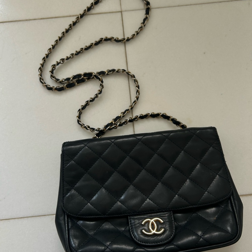 CHANEL Black Quilted Shoulder Bag